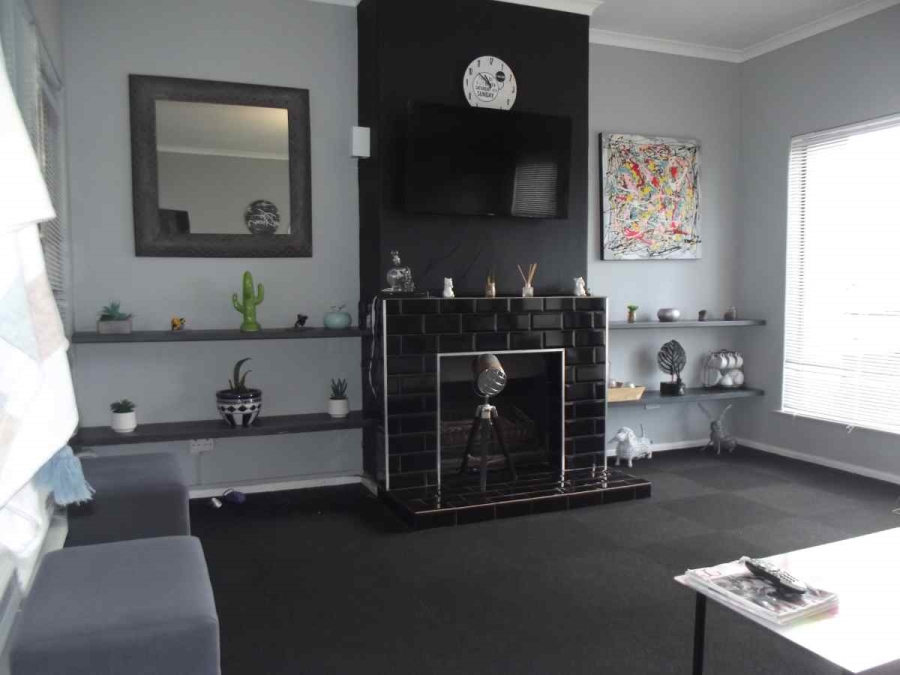 11 Bedroom Property for Sale in Bloubergrant Western Cape